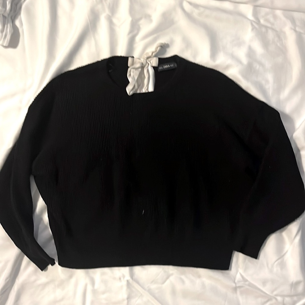 Size small cropped Zara sweater